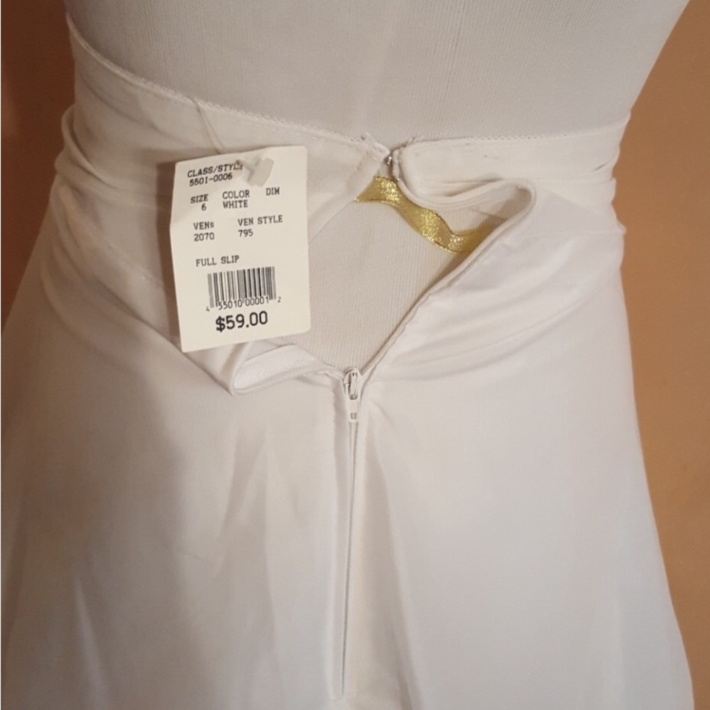 Full slip - Picture 4 of 4